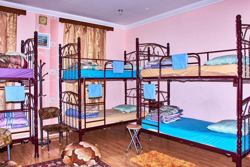 California Guest House Gori Kültér fotó